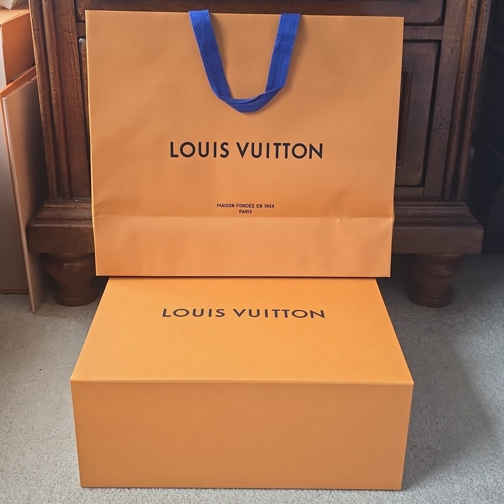 Louis Vuitton Drawer Box & Bag - Picture 2 of 4